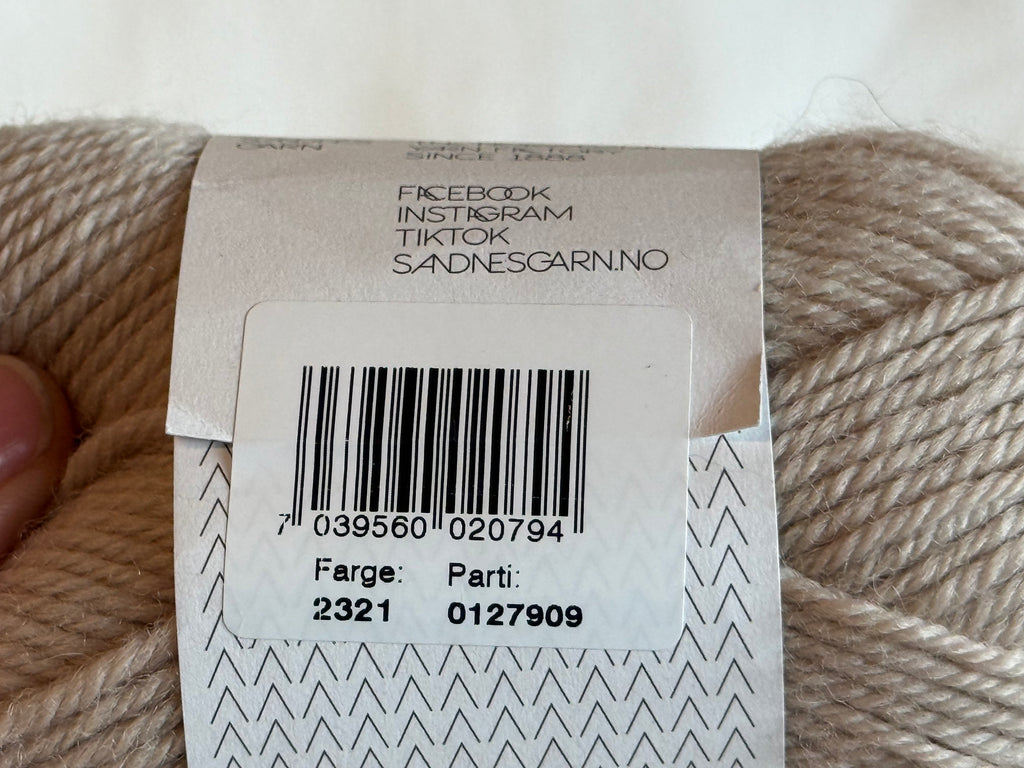 Peer Gynt Yarn Lot – Marzipan & Mocha Mousse (Sandnes Garn, Norway) - 200g