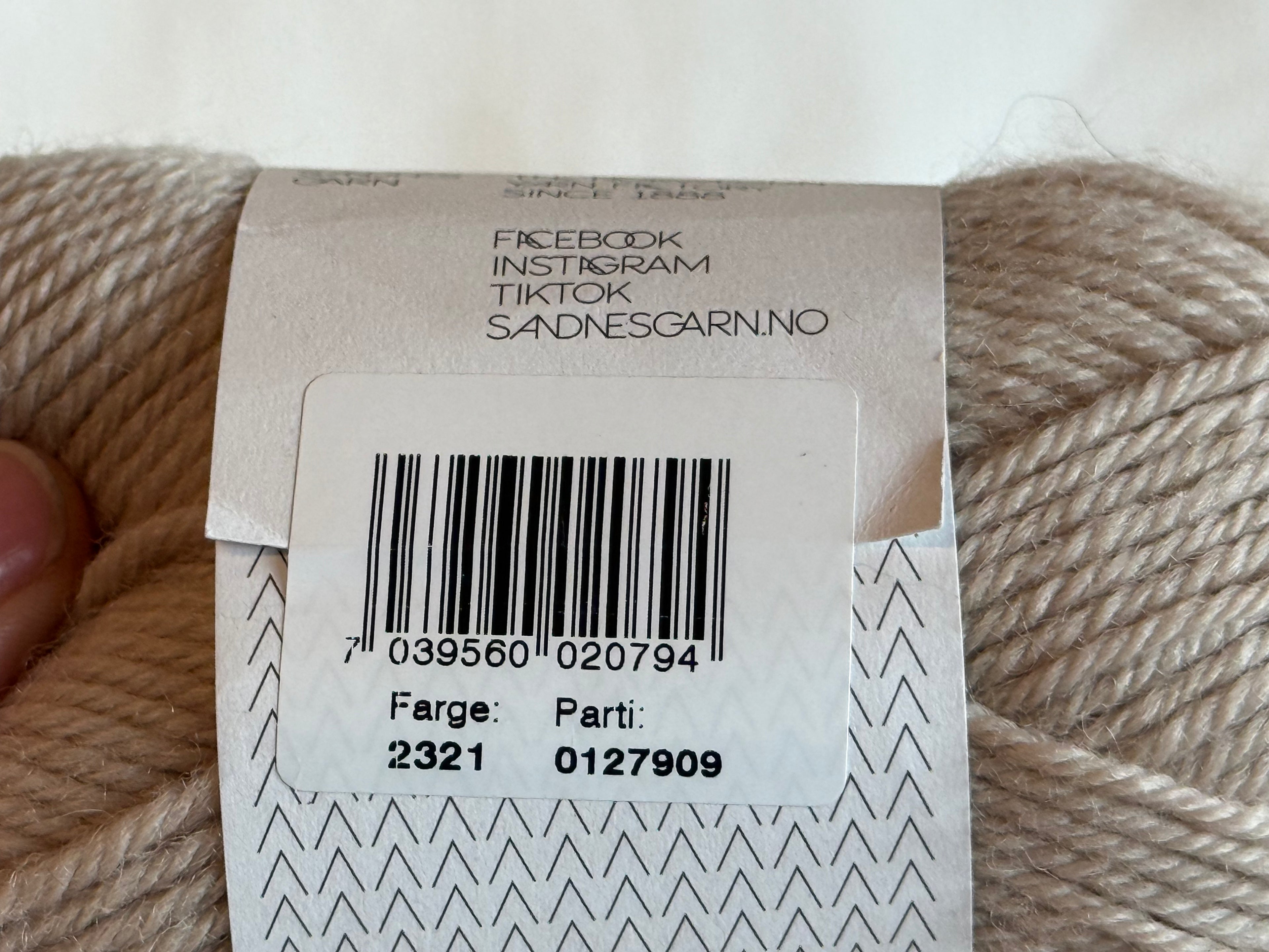 Peer Gynt Yarn Lot – Marzipan & Mocha Mousse (Sandnes Garn, Norway) - 200g